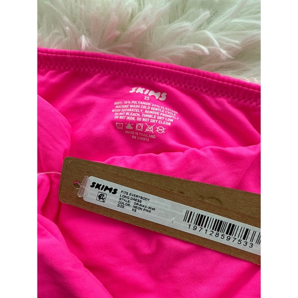 SKIMS | Fits Everybody Long Dress | Neon Pink | XS - Picture 3 of 3